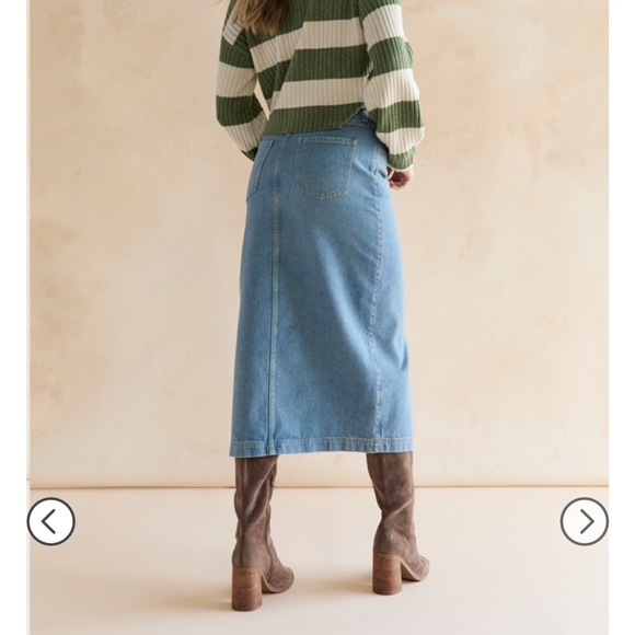 ⭐️ NEW Francesca's Harper Heritage Sylvia Denim Front Slit Midi Skirt - Picture 2 of 11